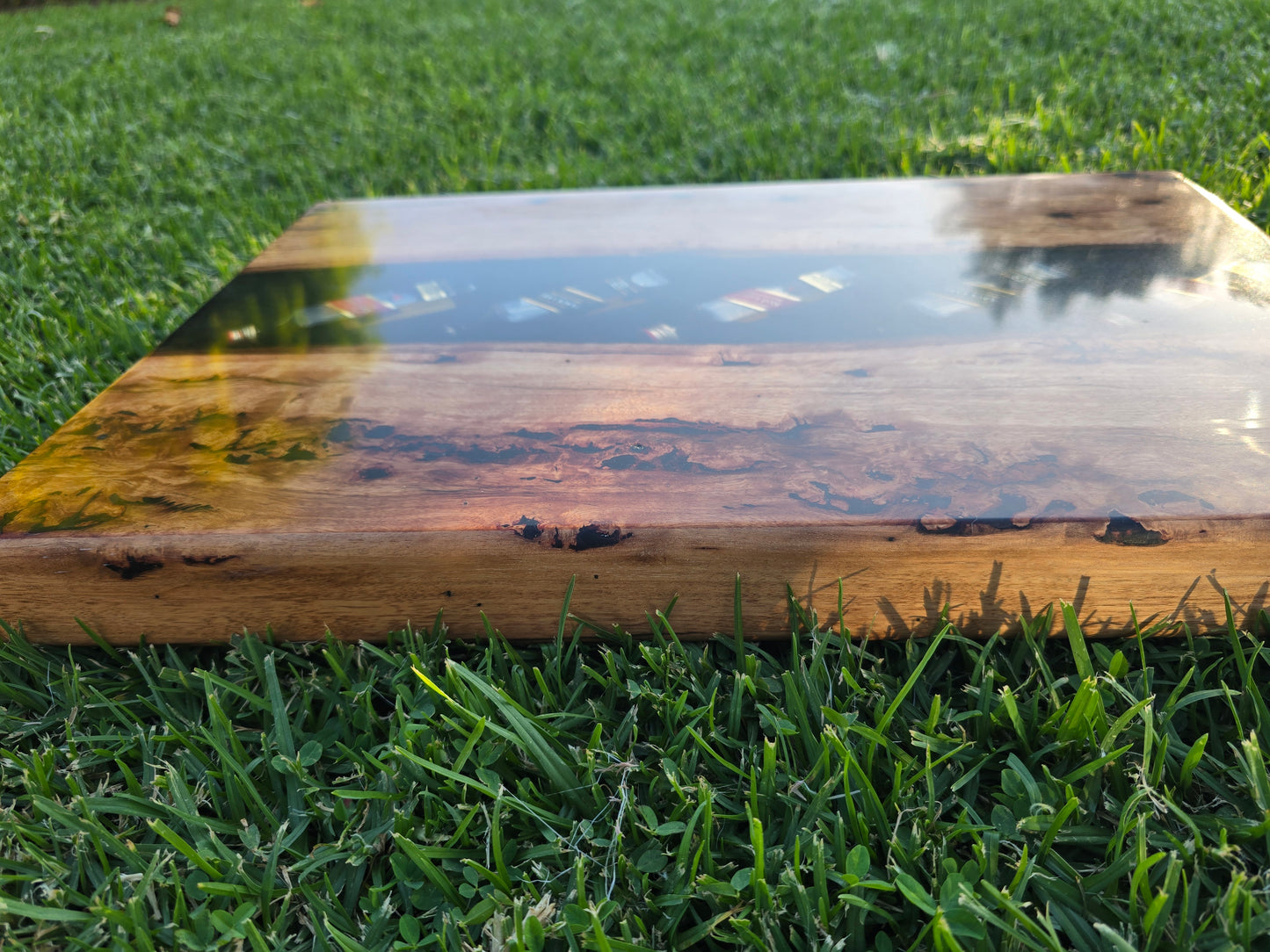 Birdseye messemate serving board